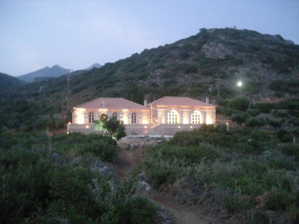Apartamento Katikies Manis Kardamyli Exterior foto